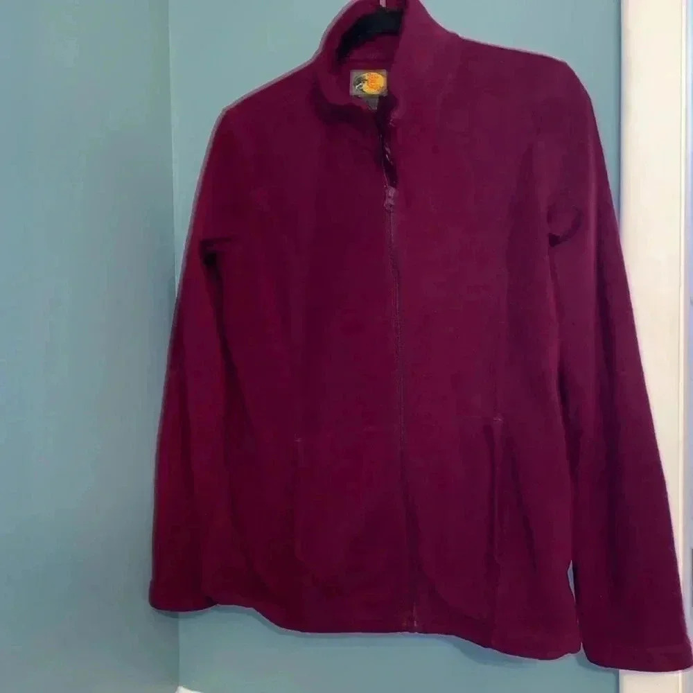 Bass Pro Shop magenta fleece zip up - size small - great condition